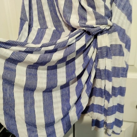 We The Free asymmetrical long tank size medium blue stripes side scoop - Picture 5 of 7